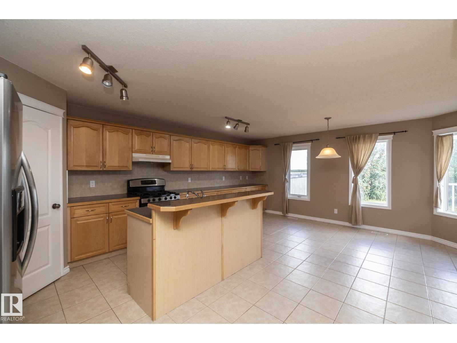 10620 183 AV NW - 7