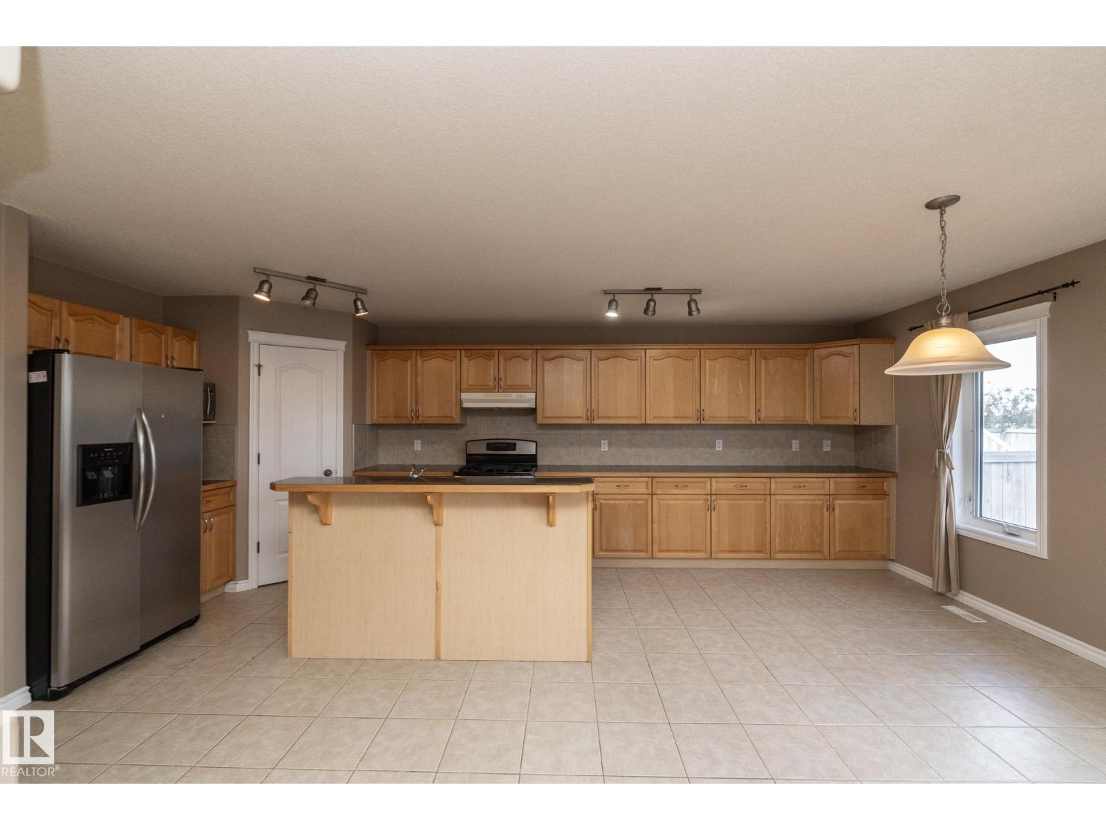 10620 183 AV NW - 8