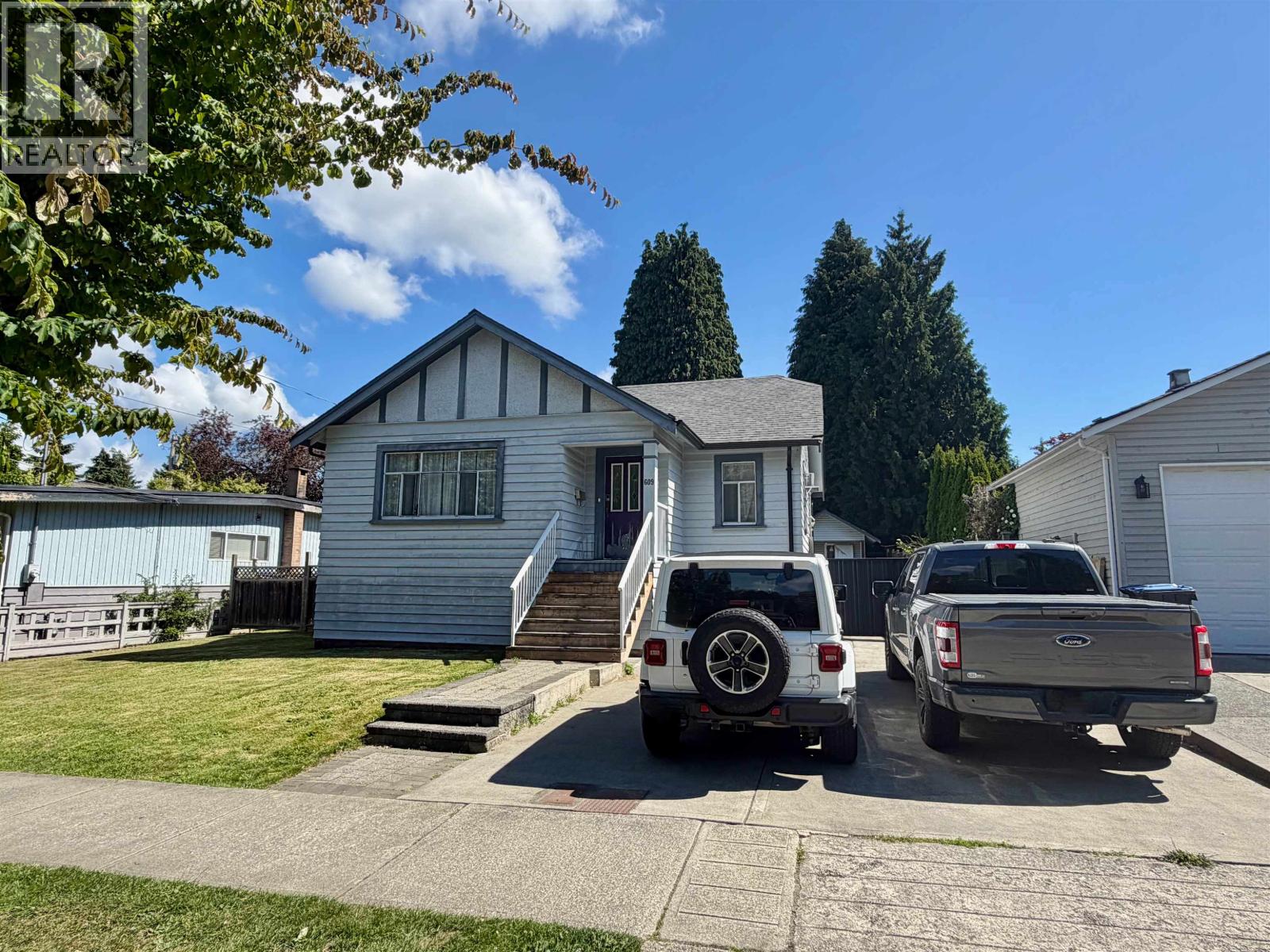 609 FOURTH STREET, New Westminster — photo 2