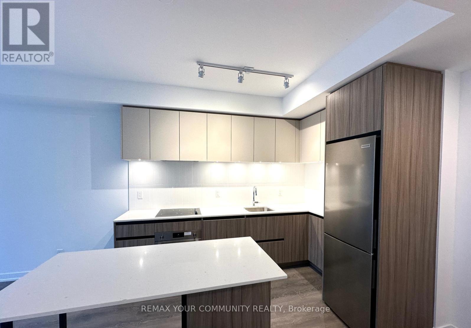 #A328 7950 BATHURST STREET - 3