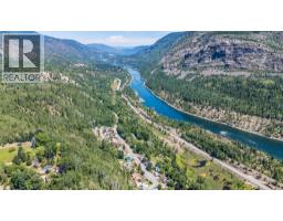 16 Hanna Drive, Trail, BC V1R4V6 Photo 39