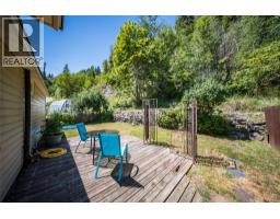 16 Hanna Drive, Trail, BC V1R4V6 Photo 8