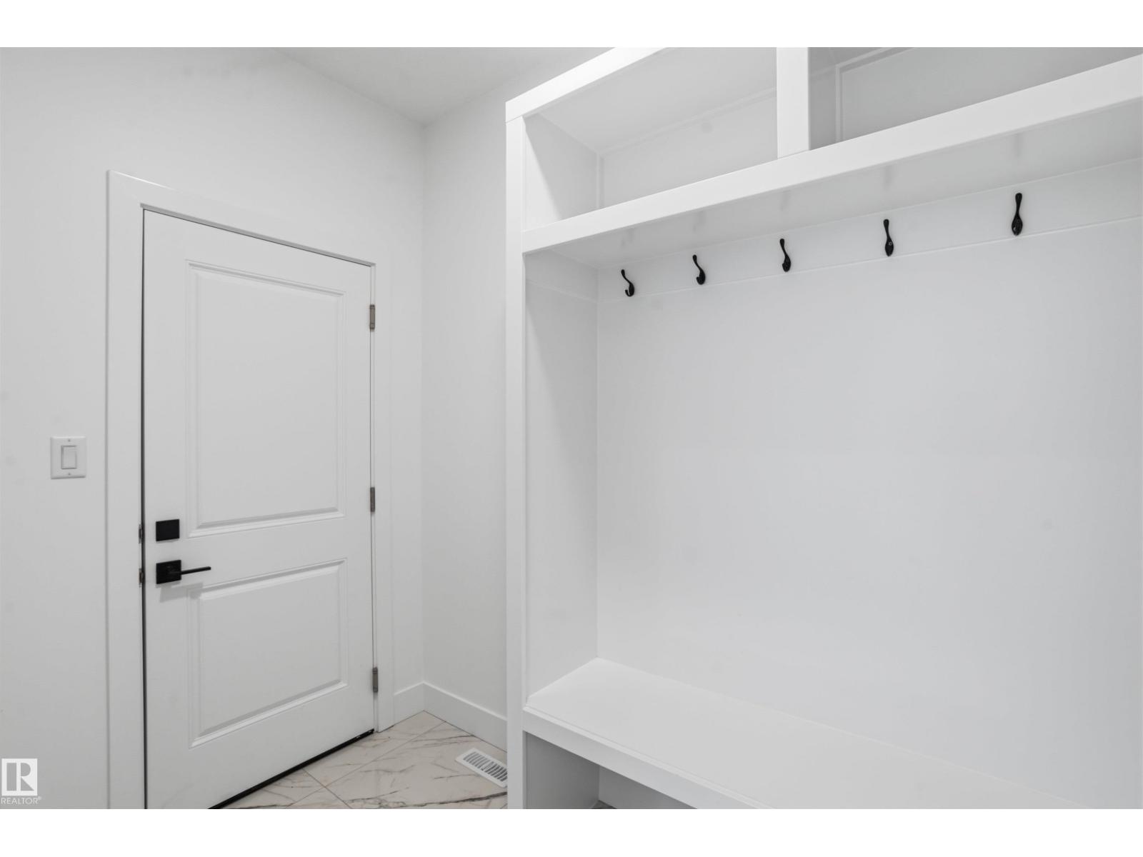 2135 1 AV SW - 10