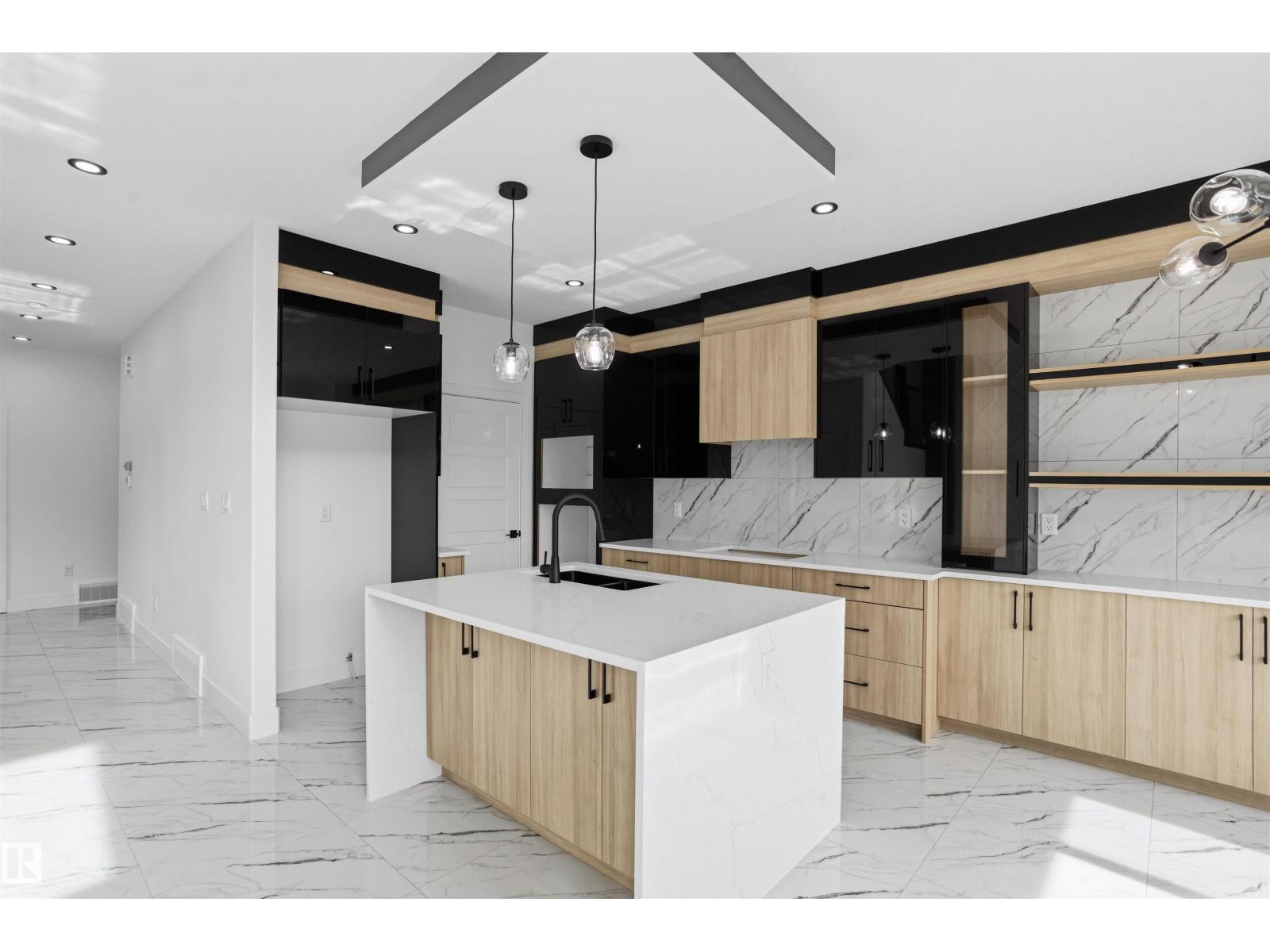 2135 1 AV SW - 14