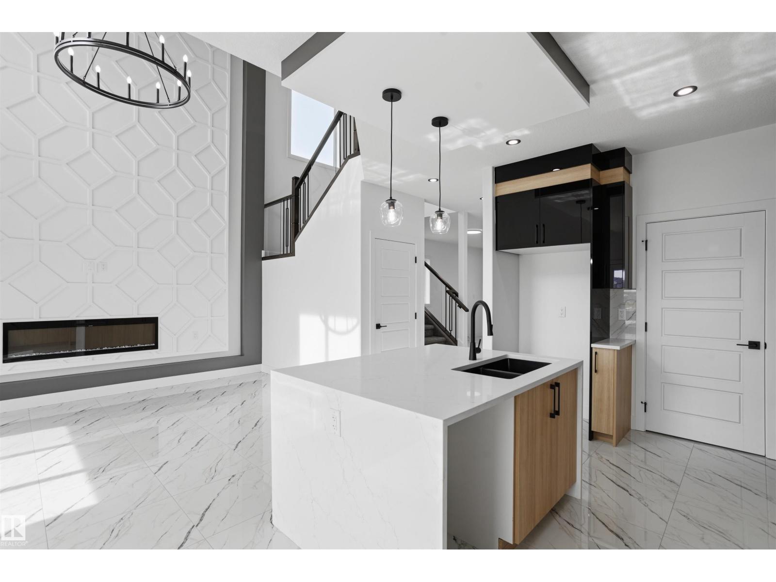 2135 1 AV SW - 17