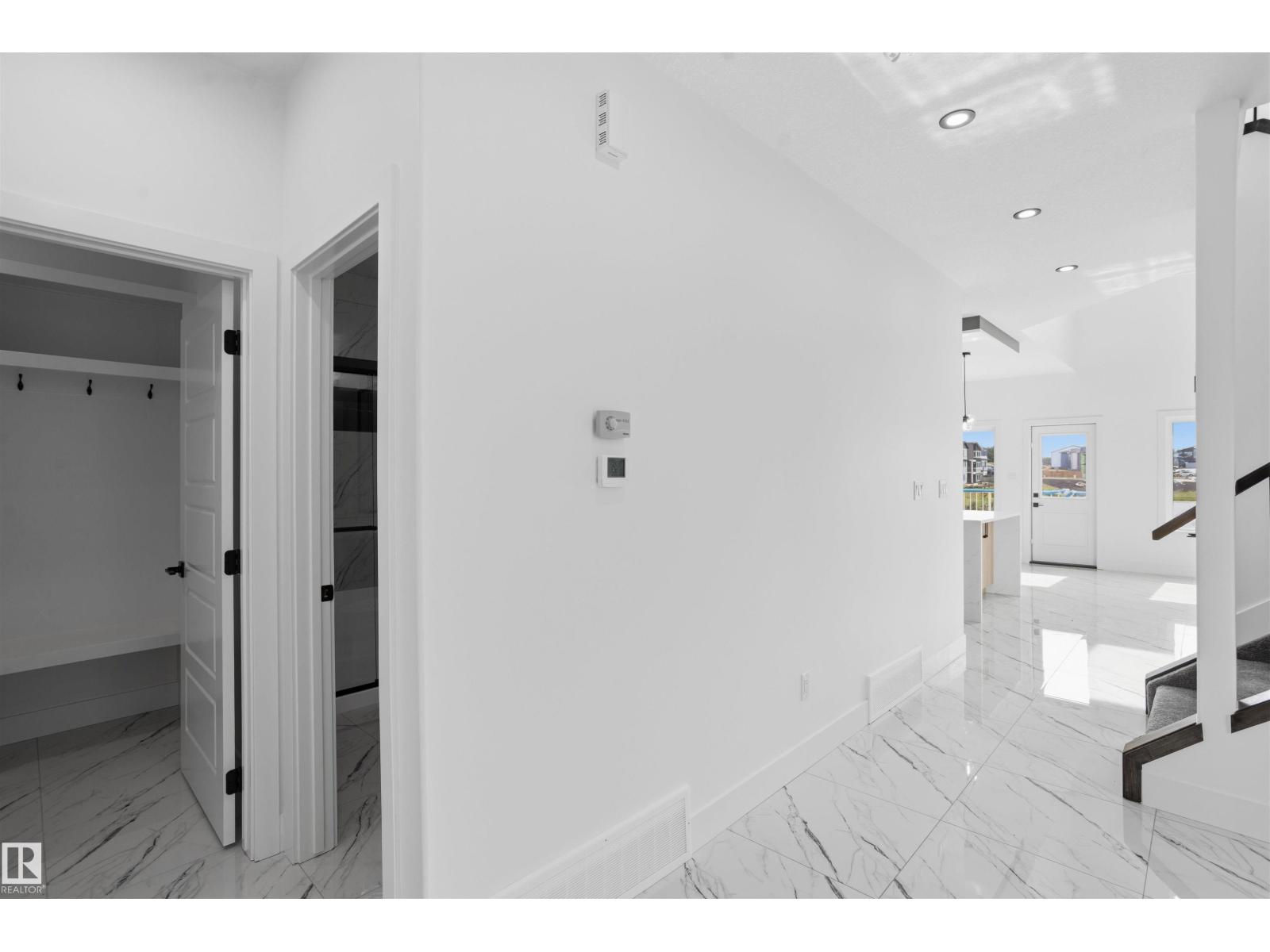 2135 1 AV SW - 8