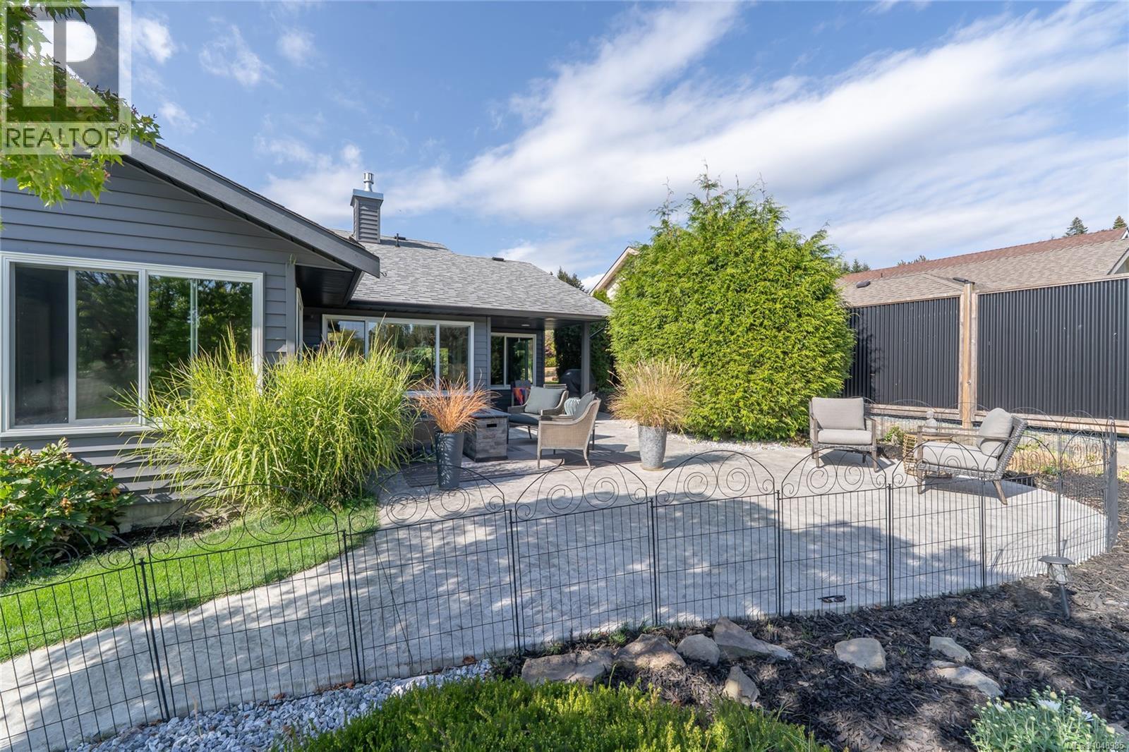 3728 Arbutus Dr N, Cobble Hill