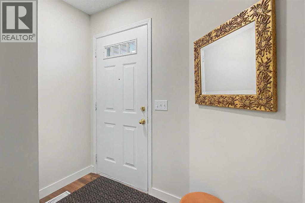 138 Hawkstone Manor NW - 2