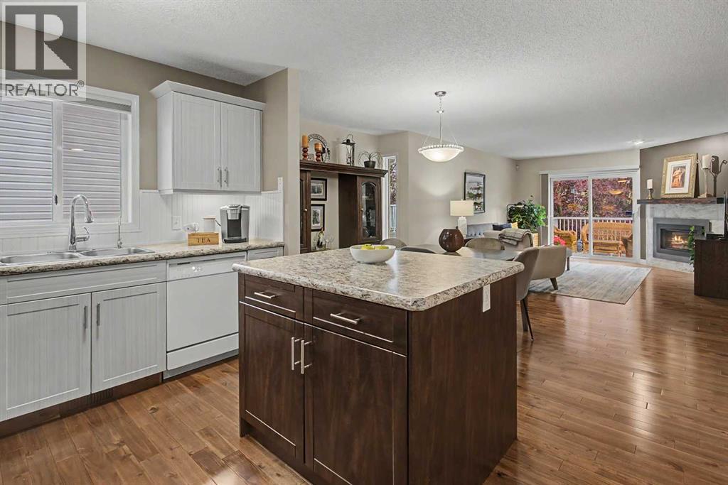 138 Hawkstone Manor NW - 3