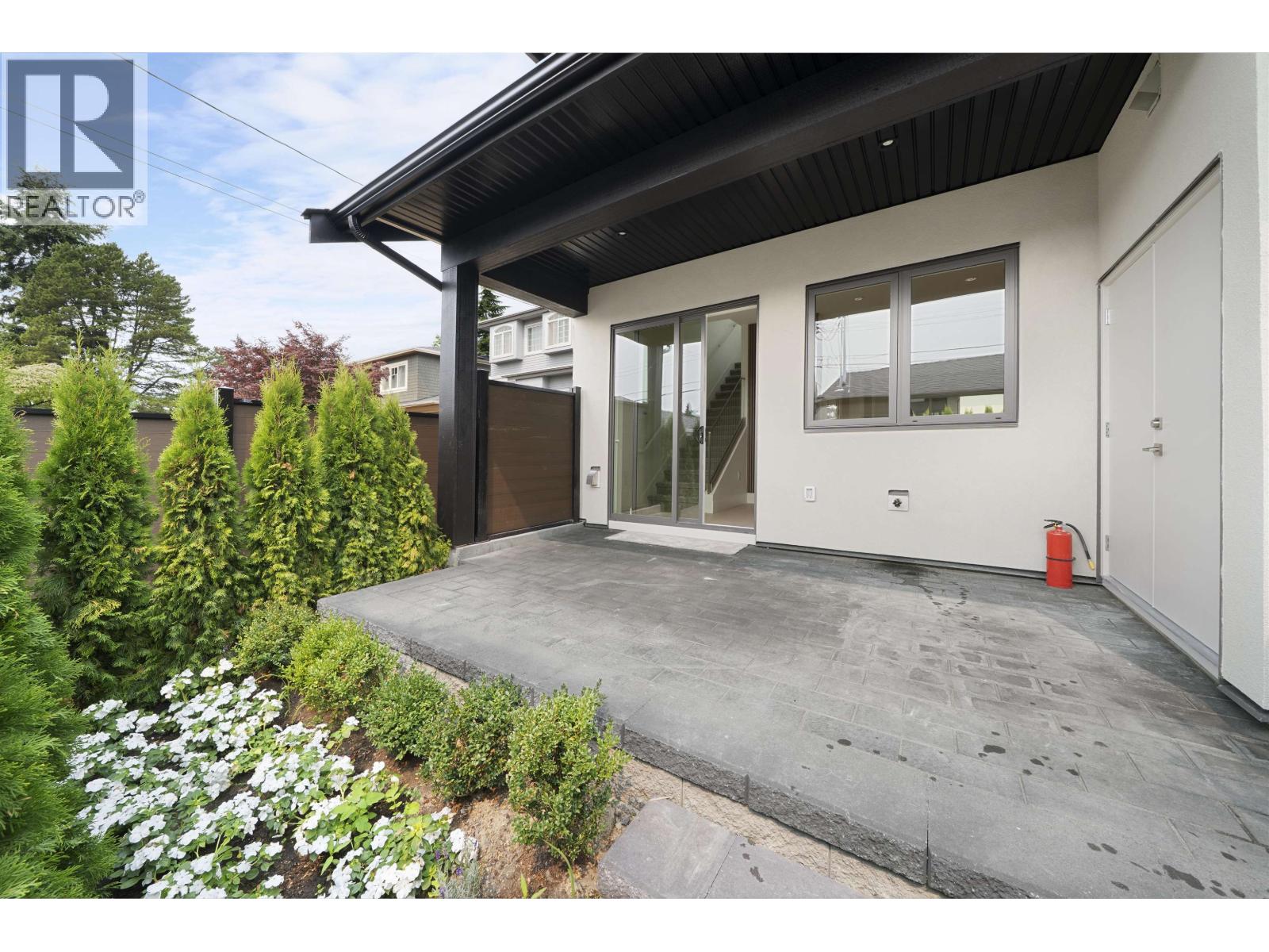 2 1956 W 60TH AVENUE, Vancouver