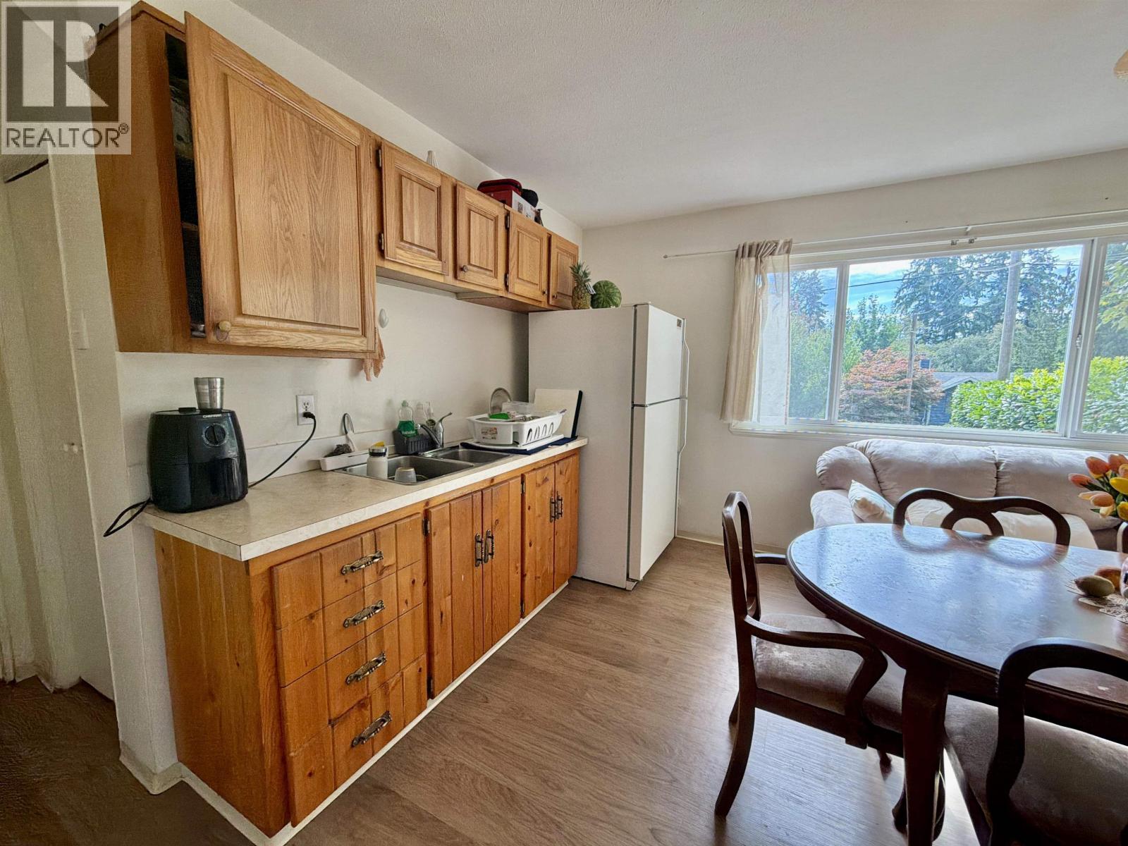 1044 FIRCREST ROAD, Gibsons