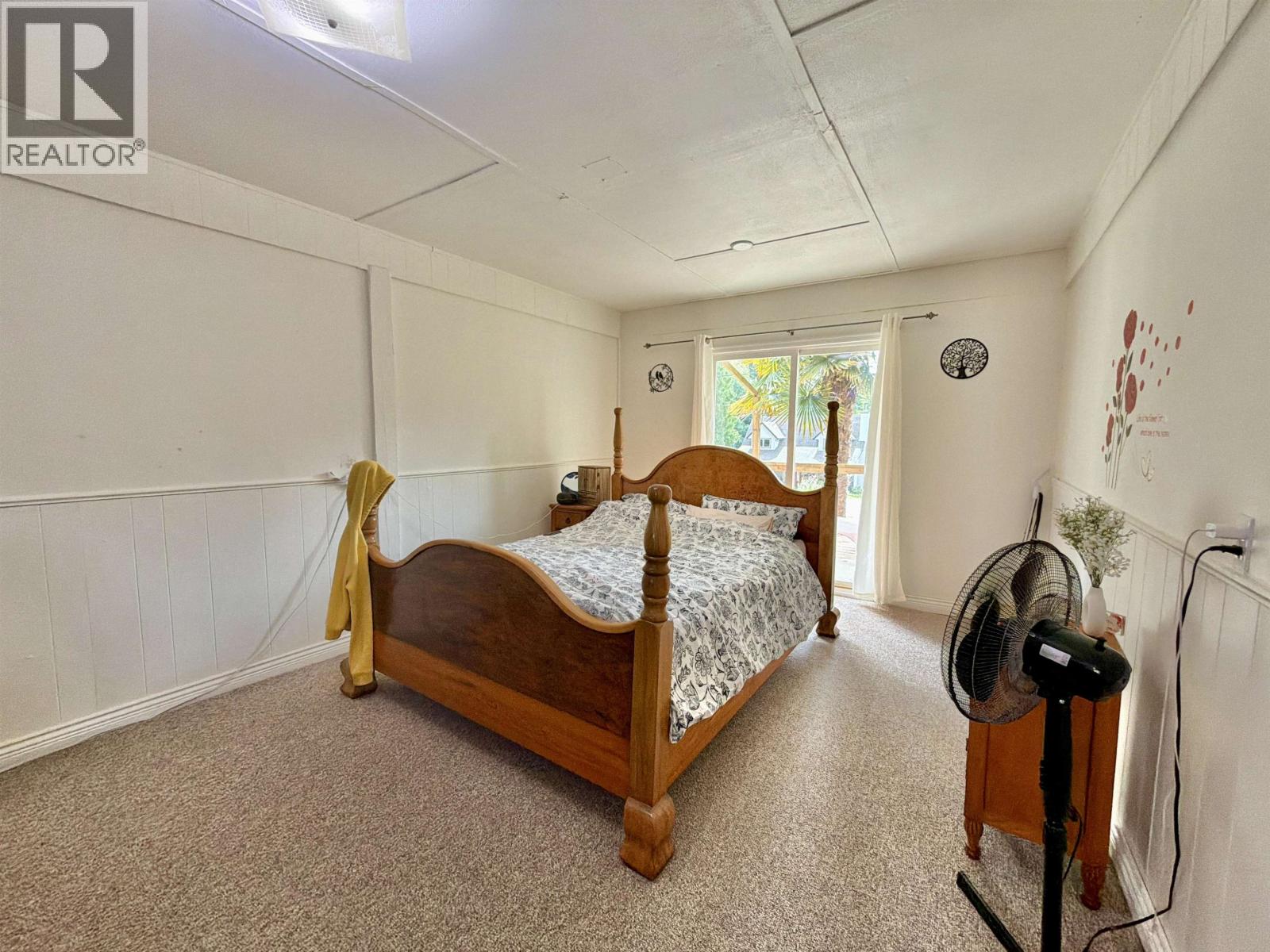1044 FIRCREST ROAD, Gibsons