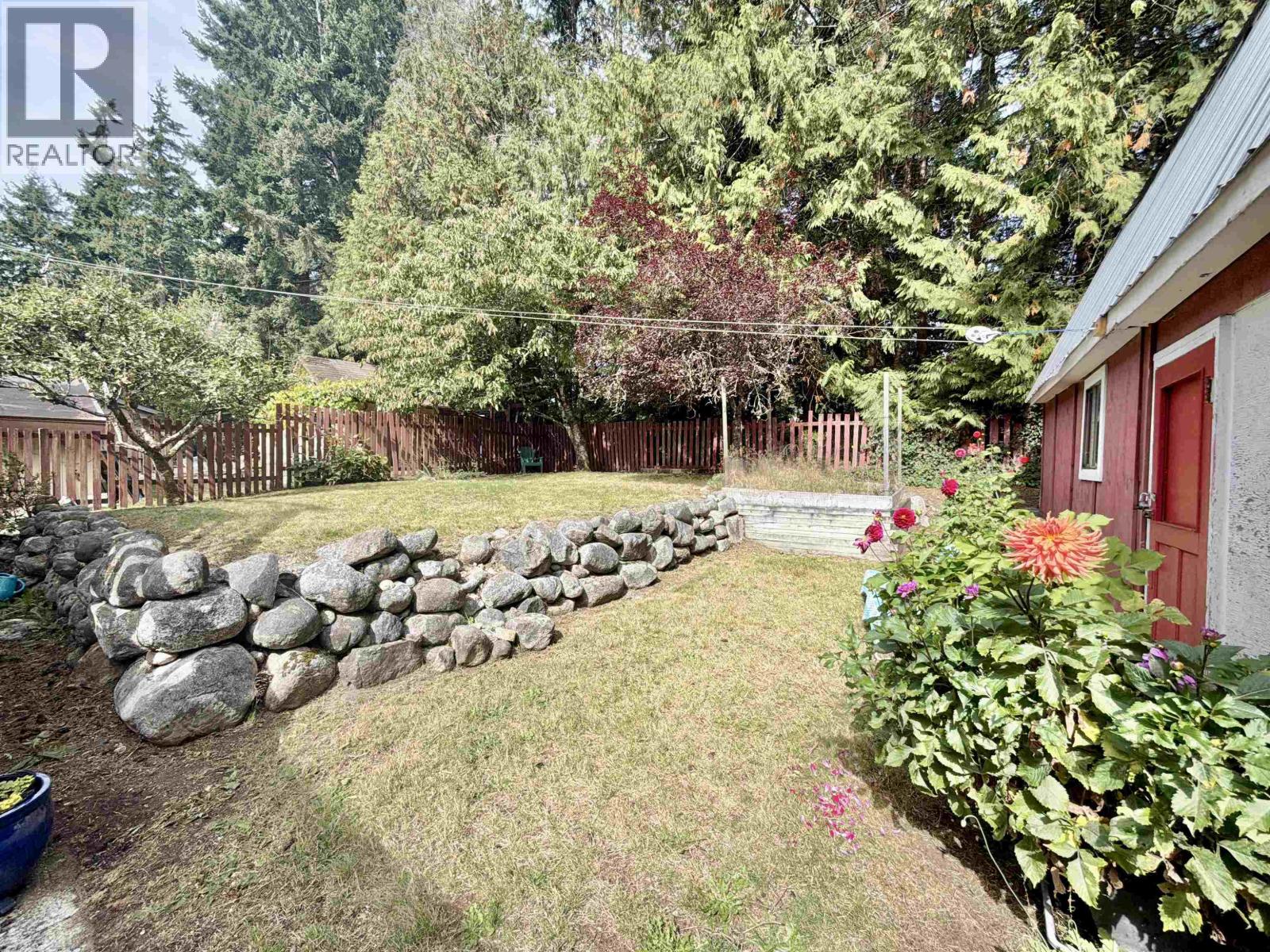 1044 FIRCREST ROAD, Gibsons