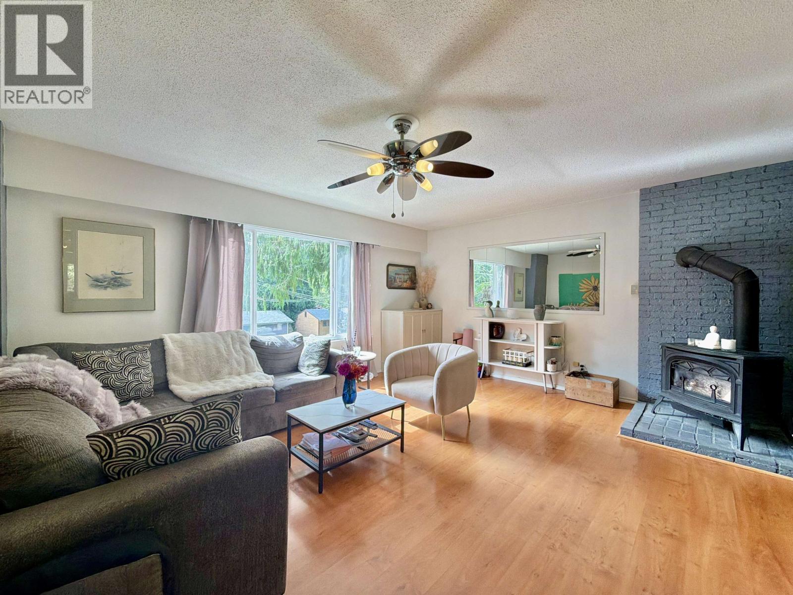 1044 FIRCREST ROAD, Gibsons