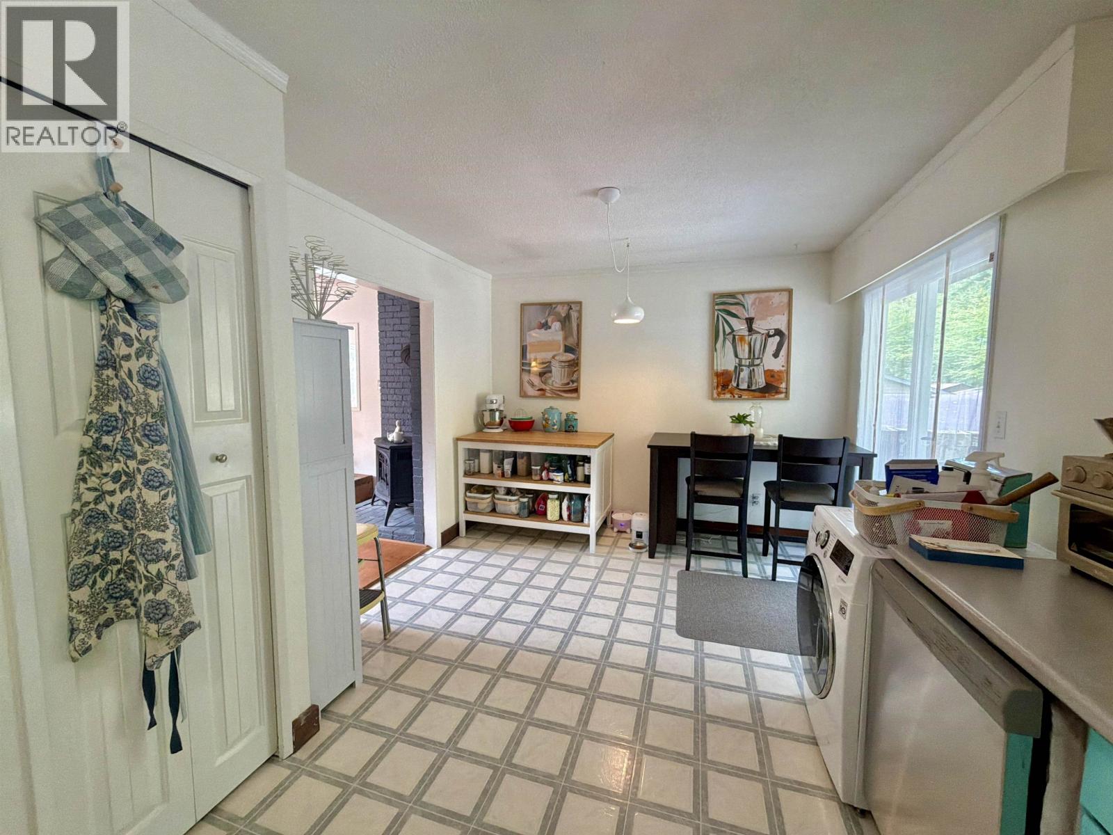 1044 FIRCREST ROAD, Gibsons