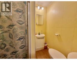 1044 Fircrest Road, Gibsons, BC V0N1V4 Photo 25