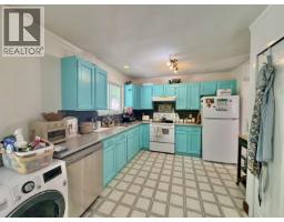 1044 Fircrest Road, Gibsons, BC V0N1V4 Photo 8