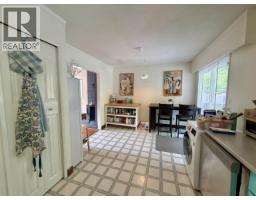 1044 Fircrest Road, Gibsons, BC V0N1V4 Photo 9