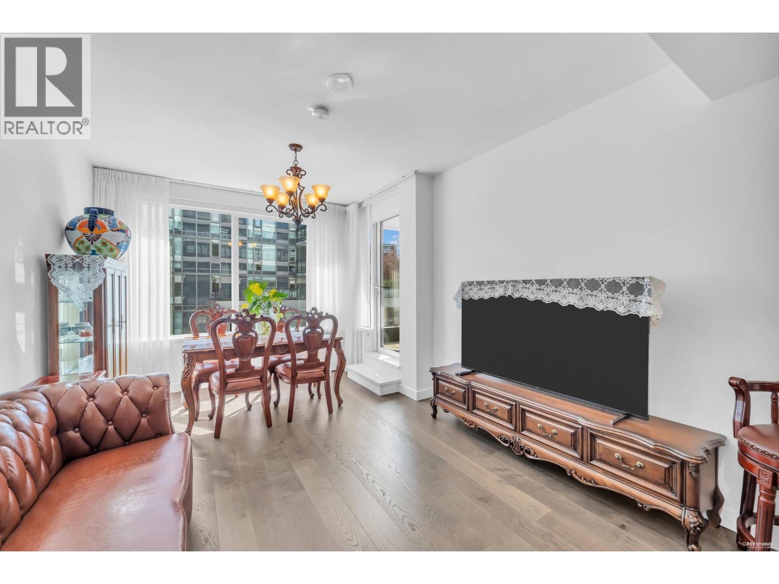 10xx 8169 MCMYN WAY, Richmond — photo 6