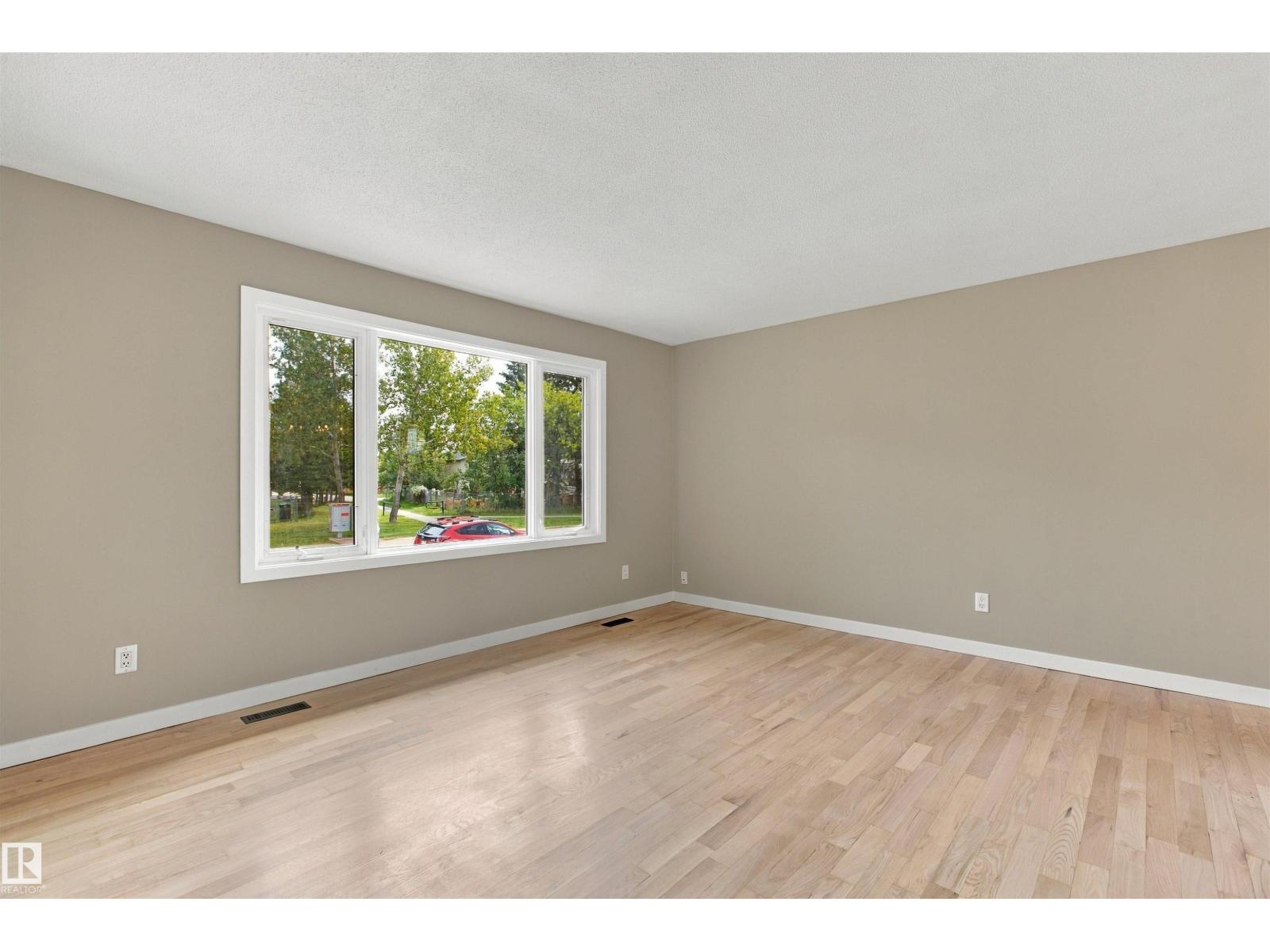 9908 99 ST - 8