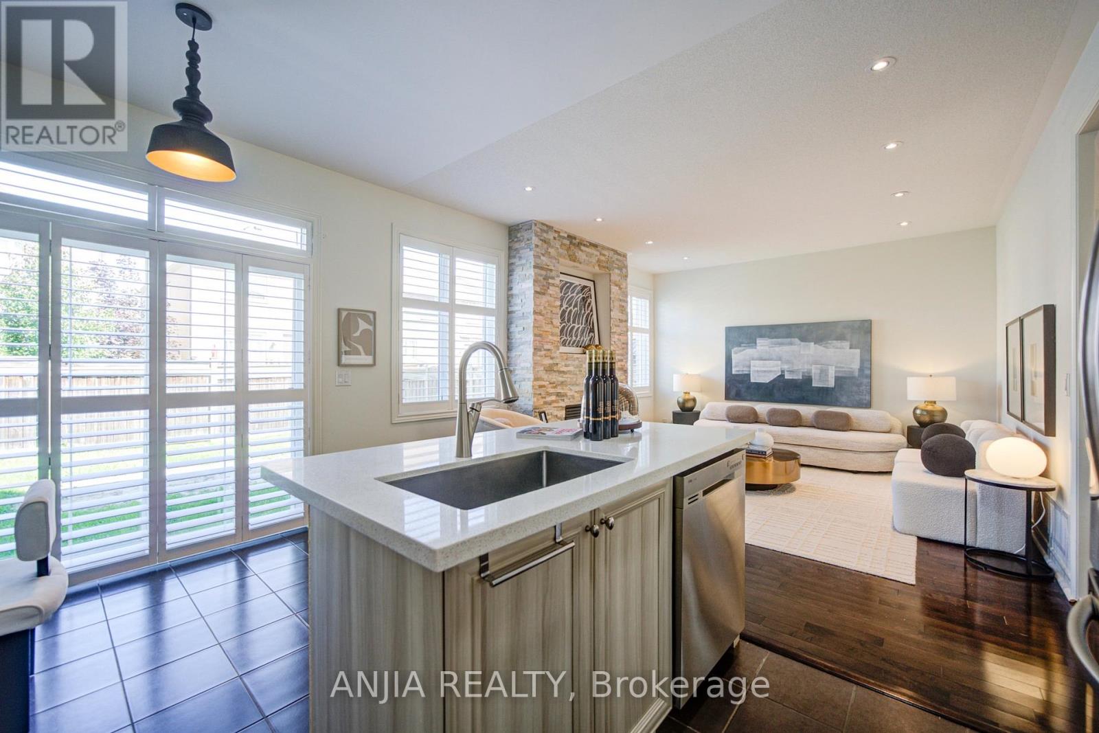 68 OLD FIELD CRESCENT - 20