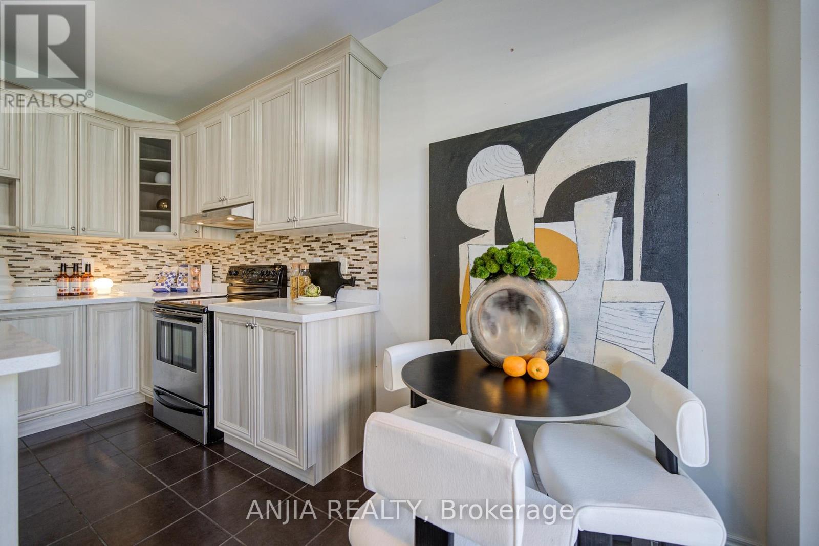 68 OLD FIELD CRESCENT - 22
