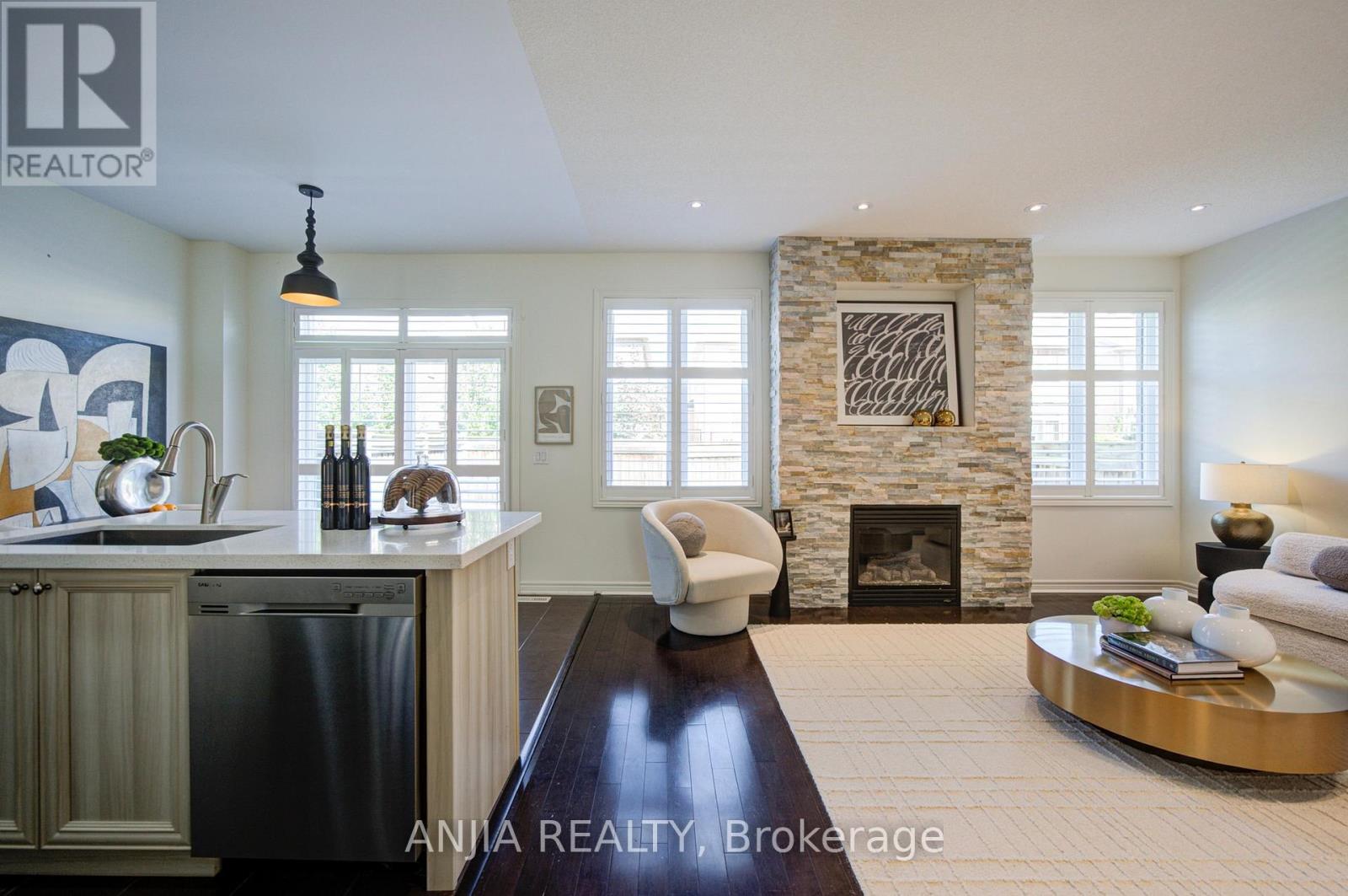 68 OLD FIELD CRESCENT - 14