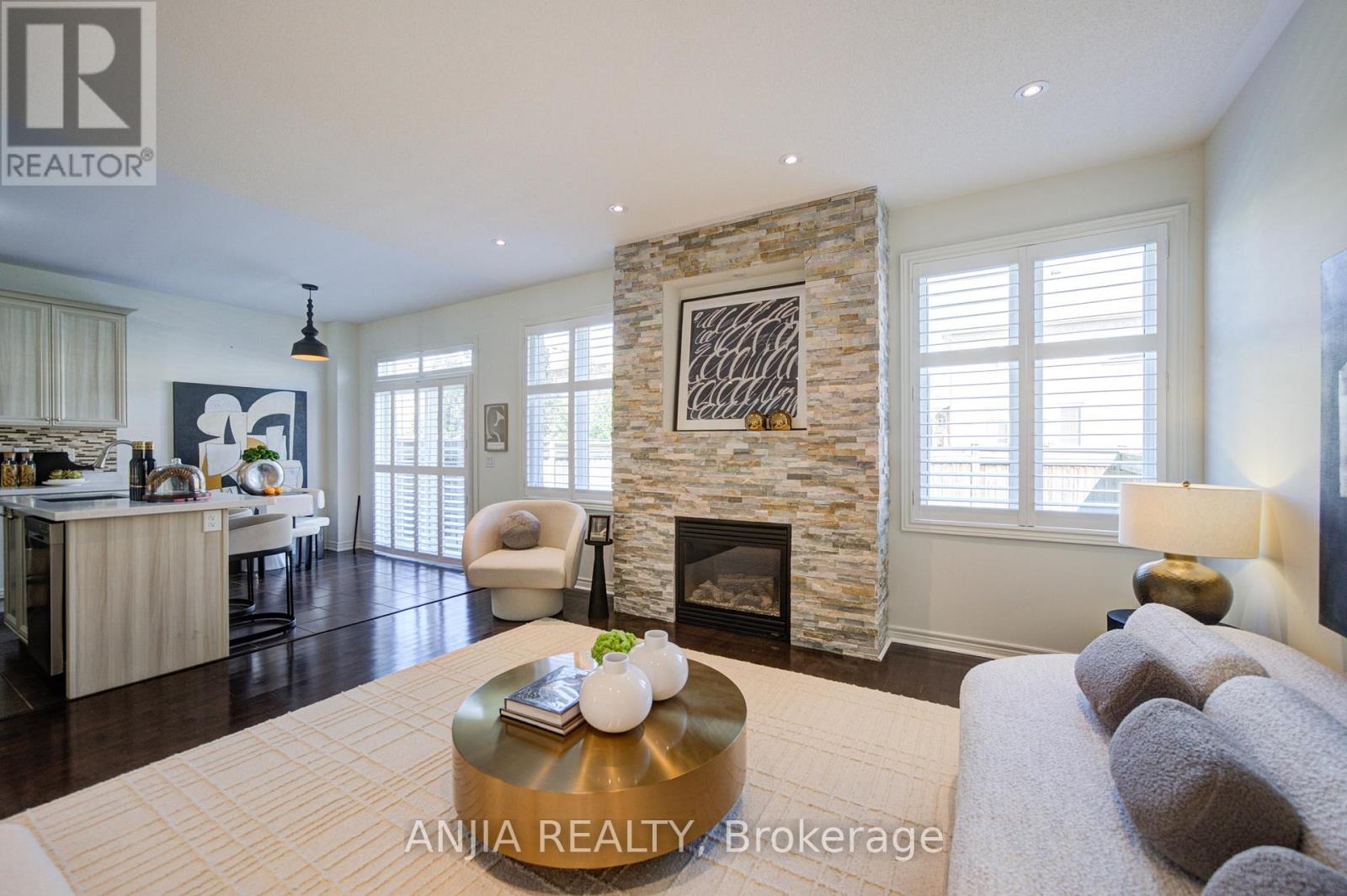 68 OLD FIELD CRESCENT - 28