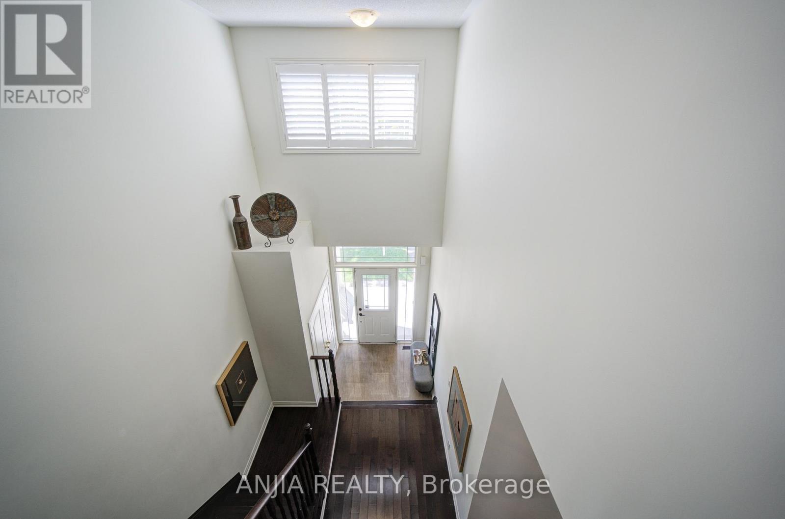 68 OLD FIELD CRESCENT - 29