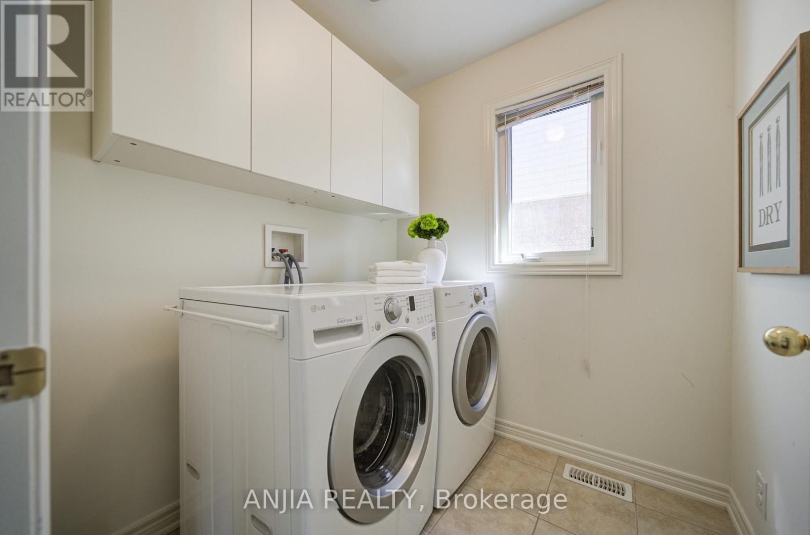 68 OLD FIELD CRESCENT - 31