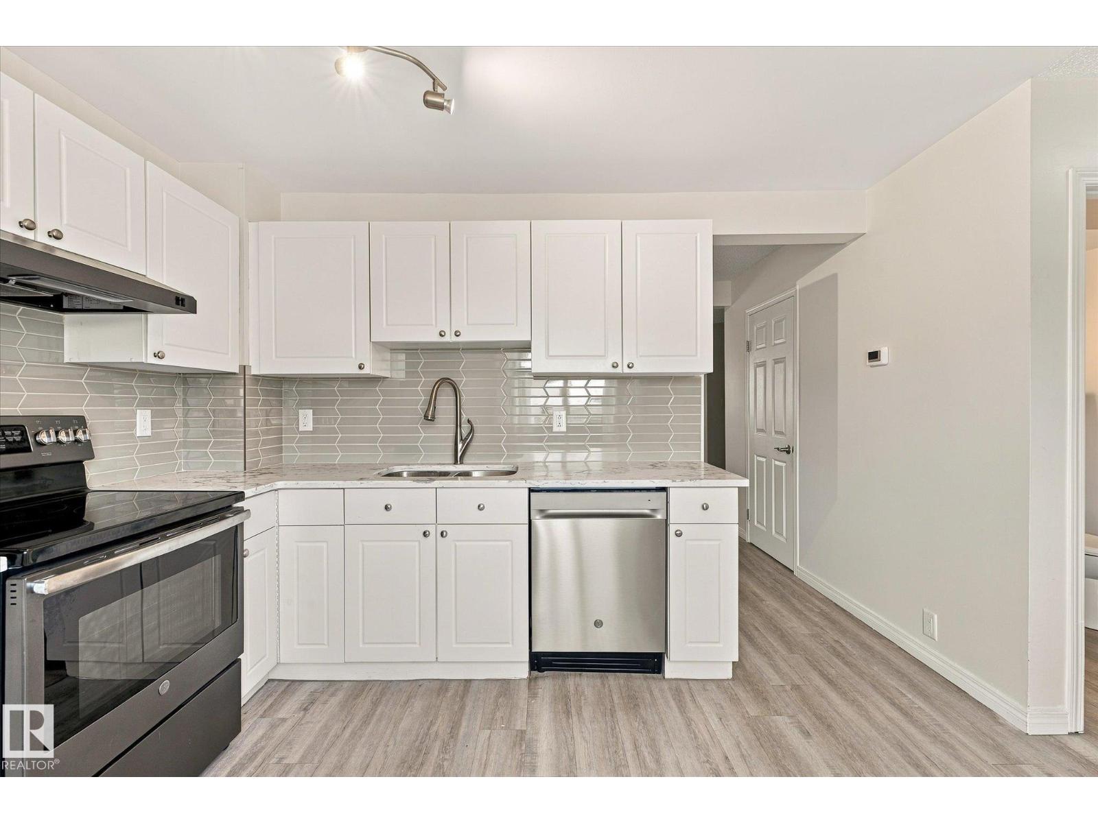 #3 18010 98 AV NW - 10
