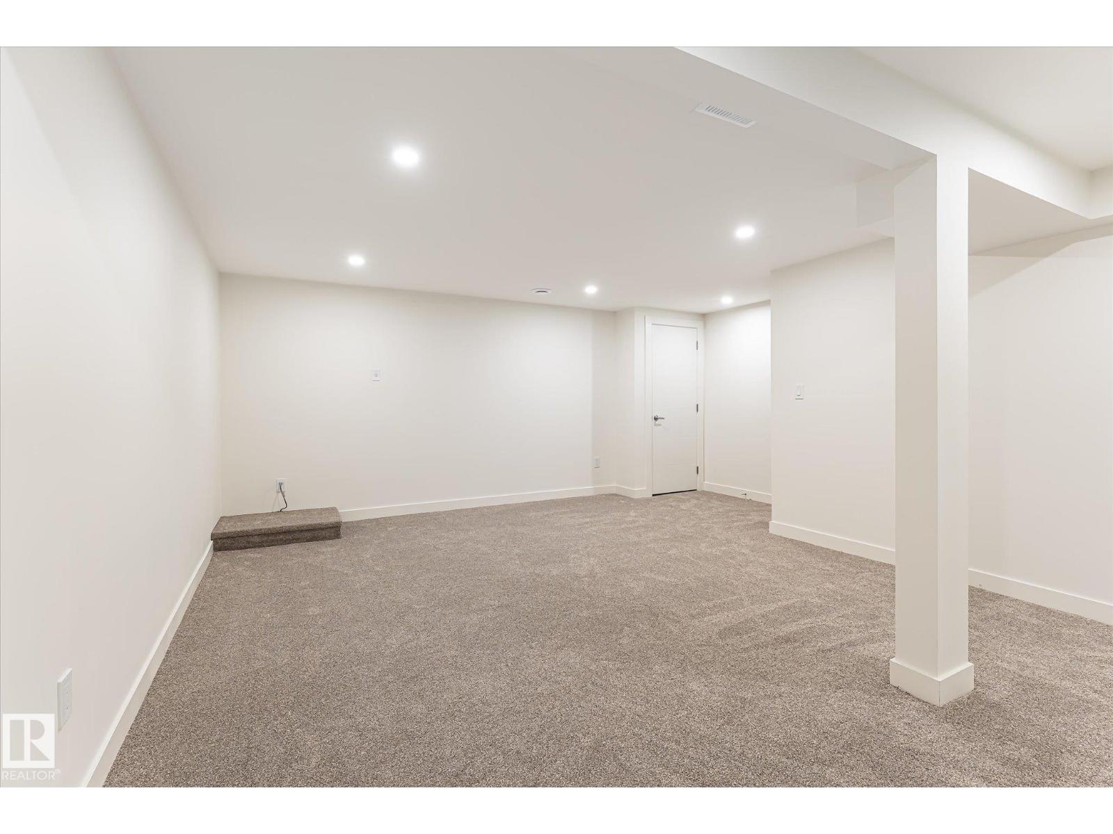 #3 18010 98 AV NW - 31