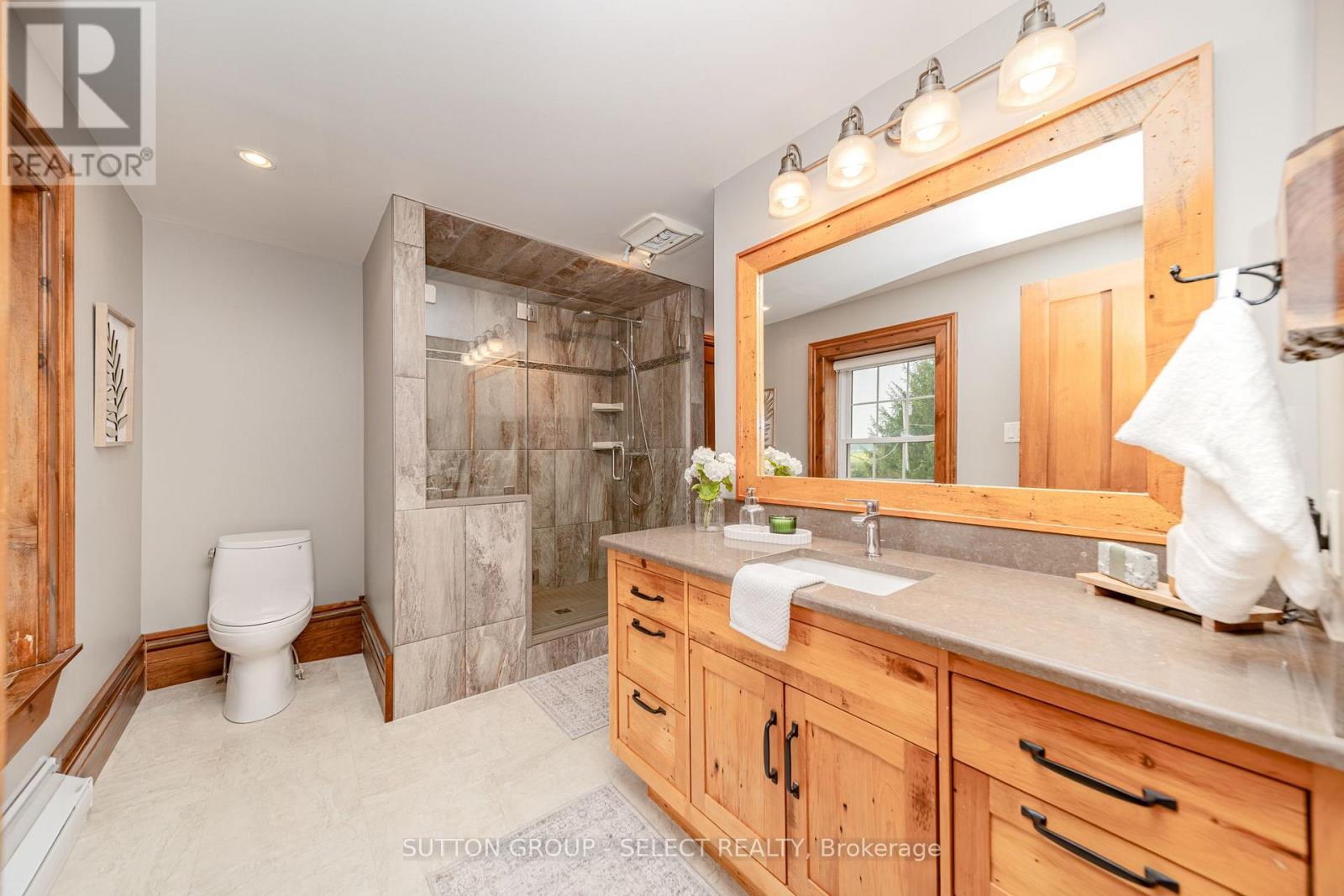 10072 Argyle Street — photo 33