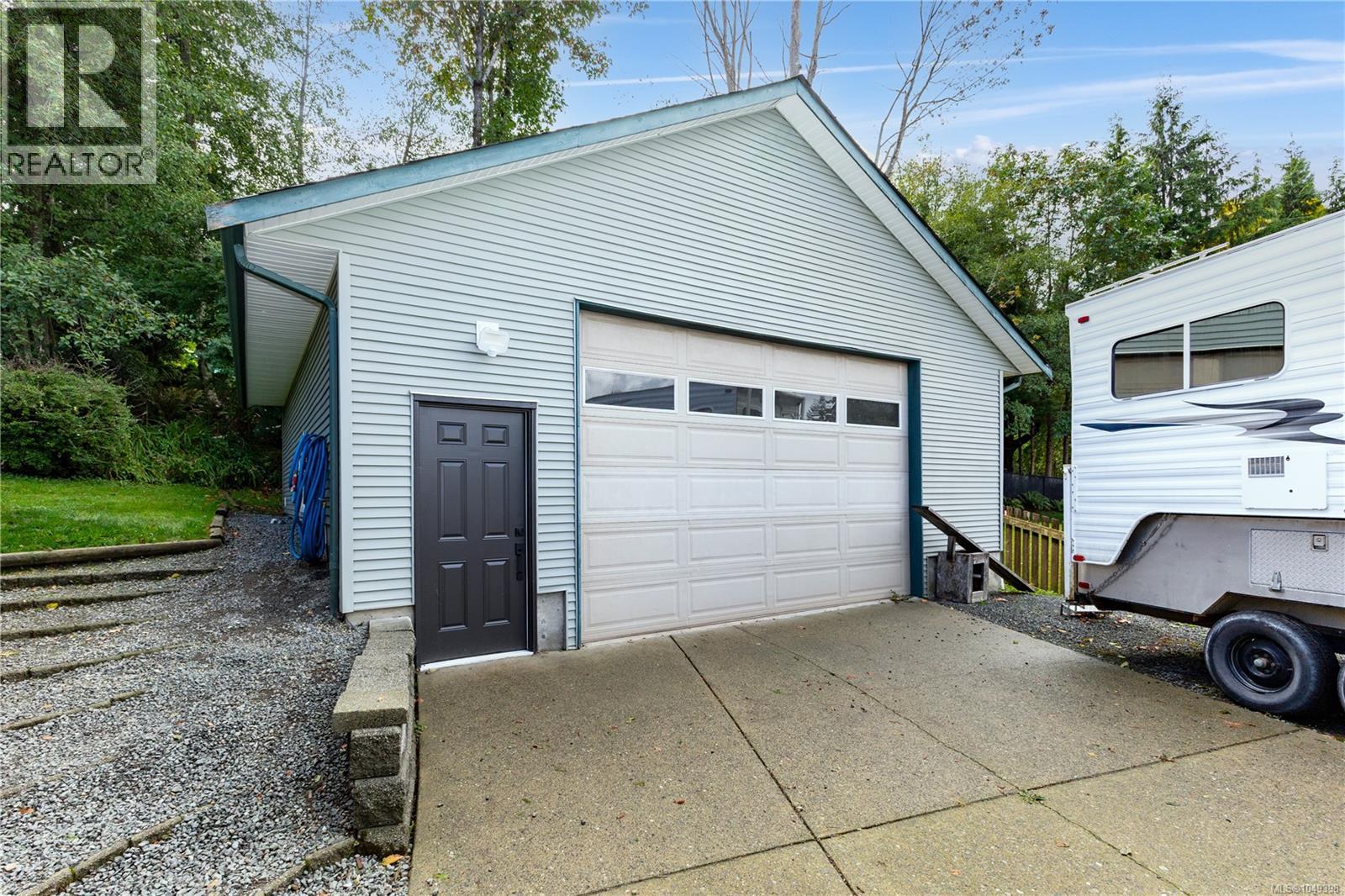 809 Willowcrest Rd - Image 3