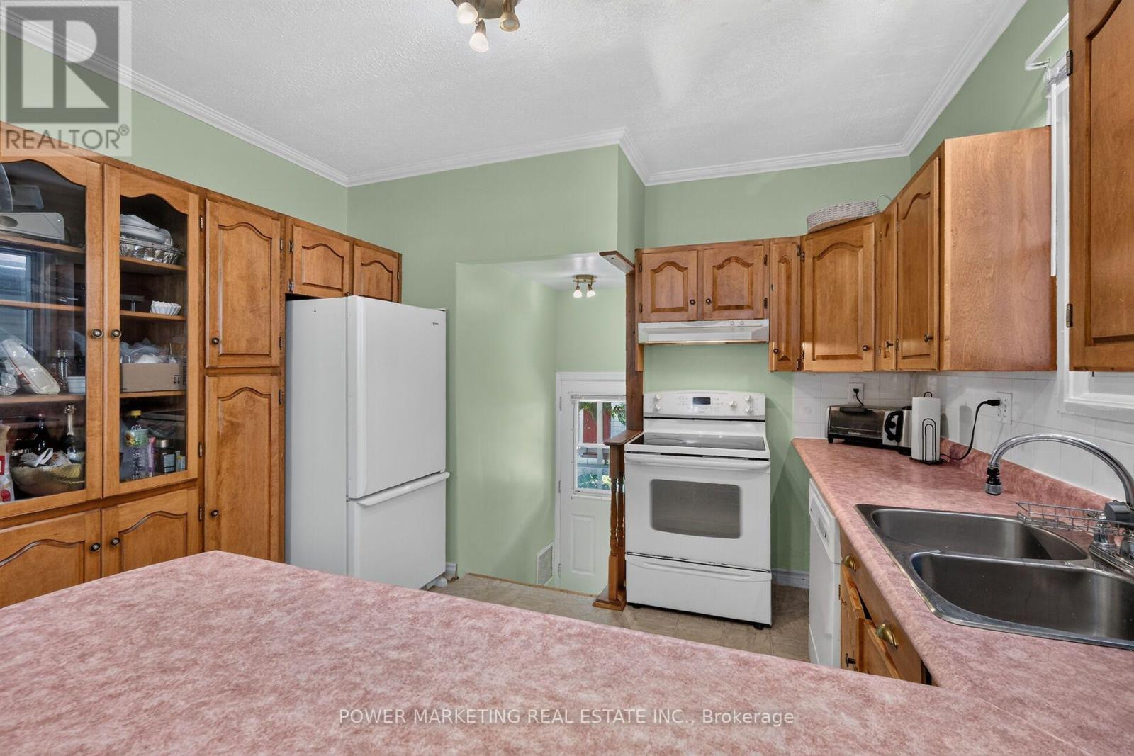 318 SHAKESPEARE STREET - 16
