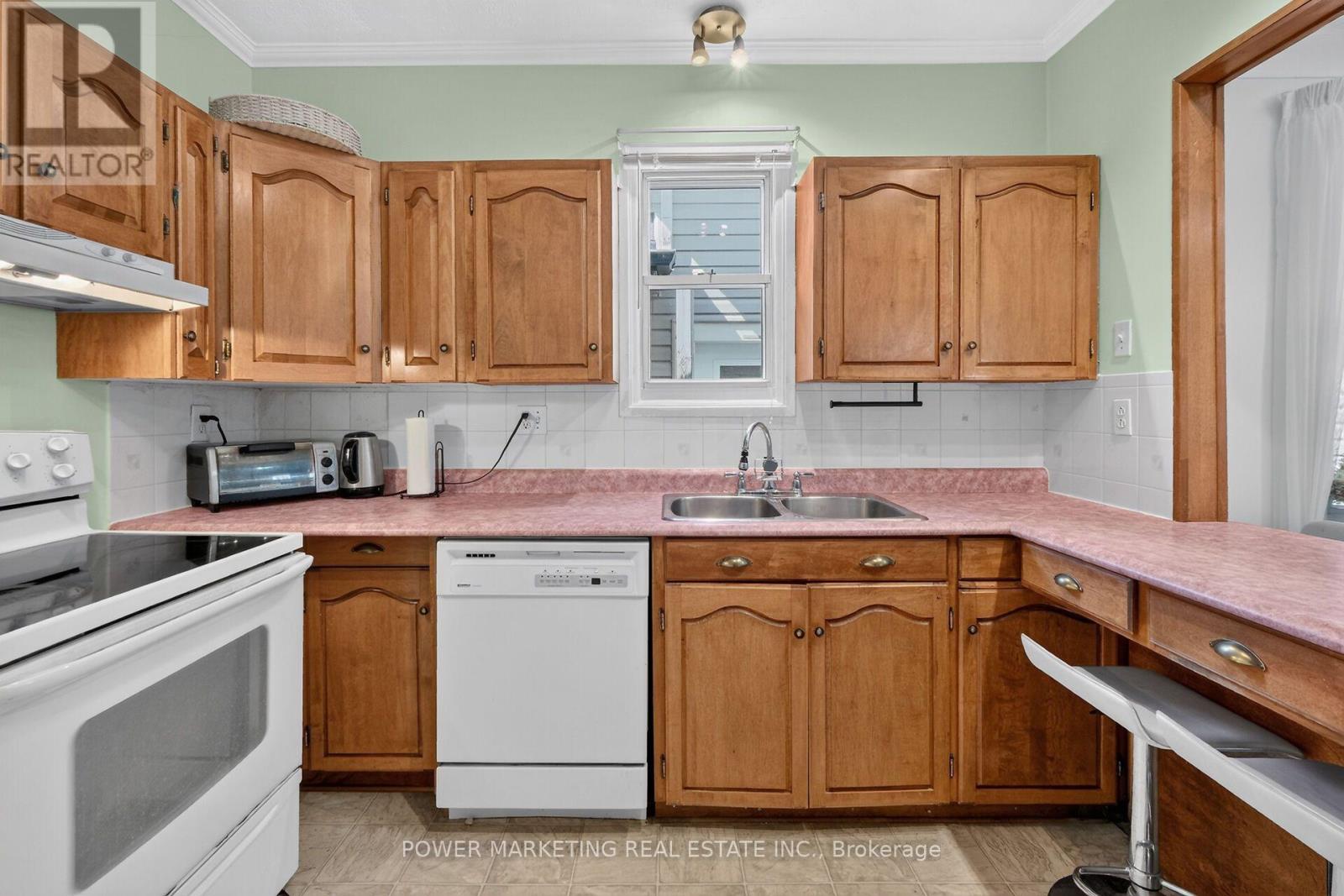 318 SHAKESPEARE STREET - Image 21