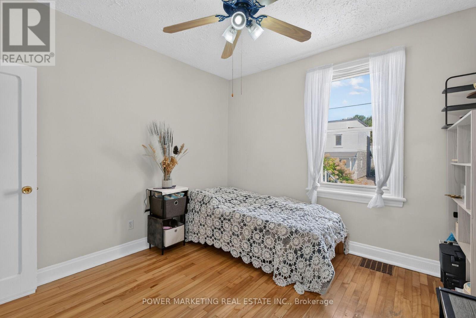 318 SHAKESPEARE STREET - 24