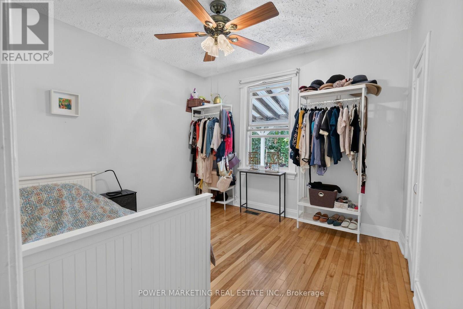 318 SHAKESPEARE STREET - 25