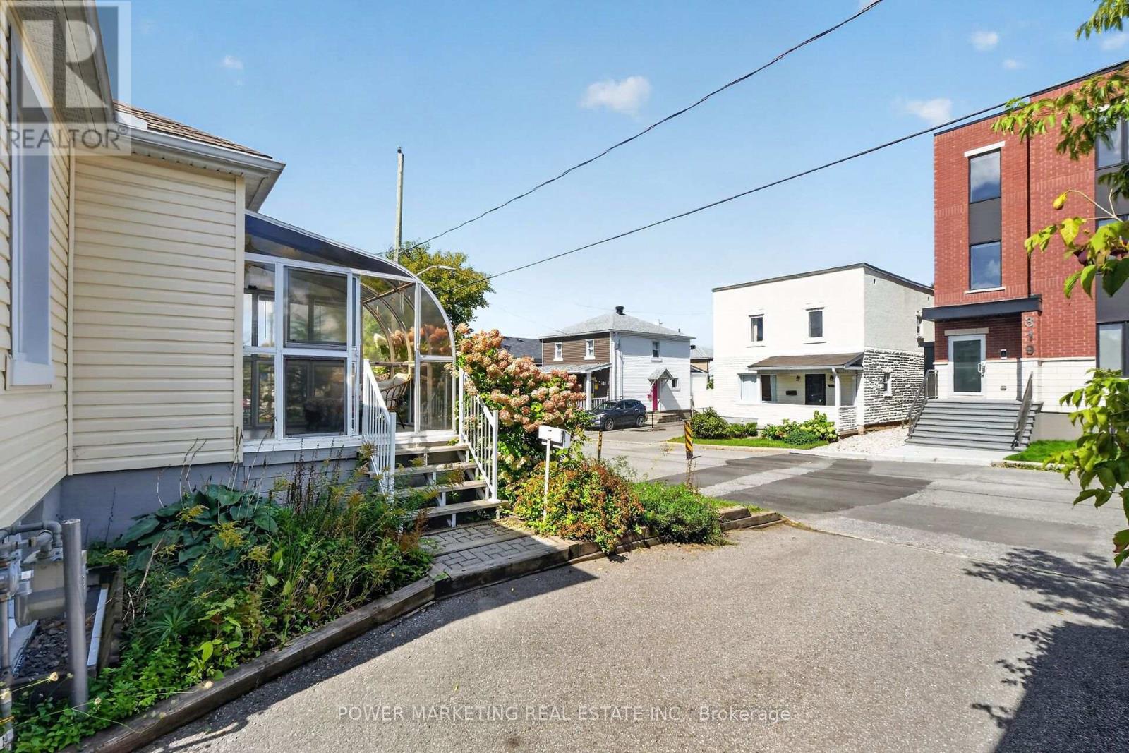 318 SHAKESPEARE STREET - 3