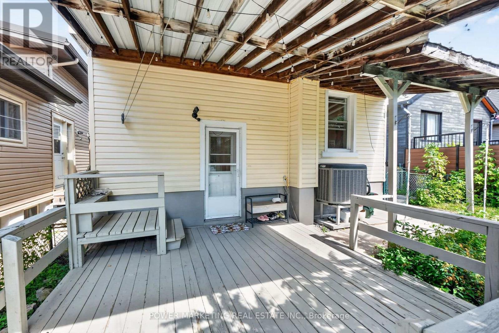 318 SHAKESPEARE STREET - 42