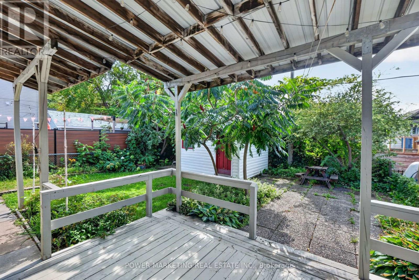 318 SHAKESPEARE STREET - 43
