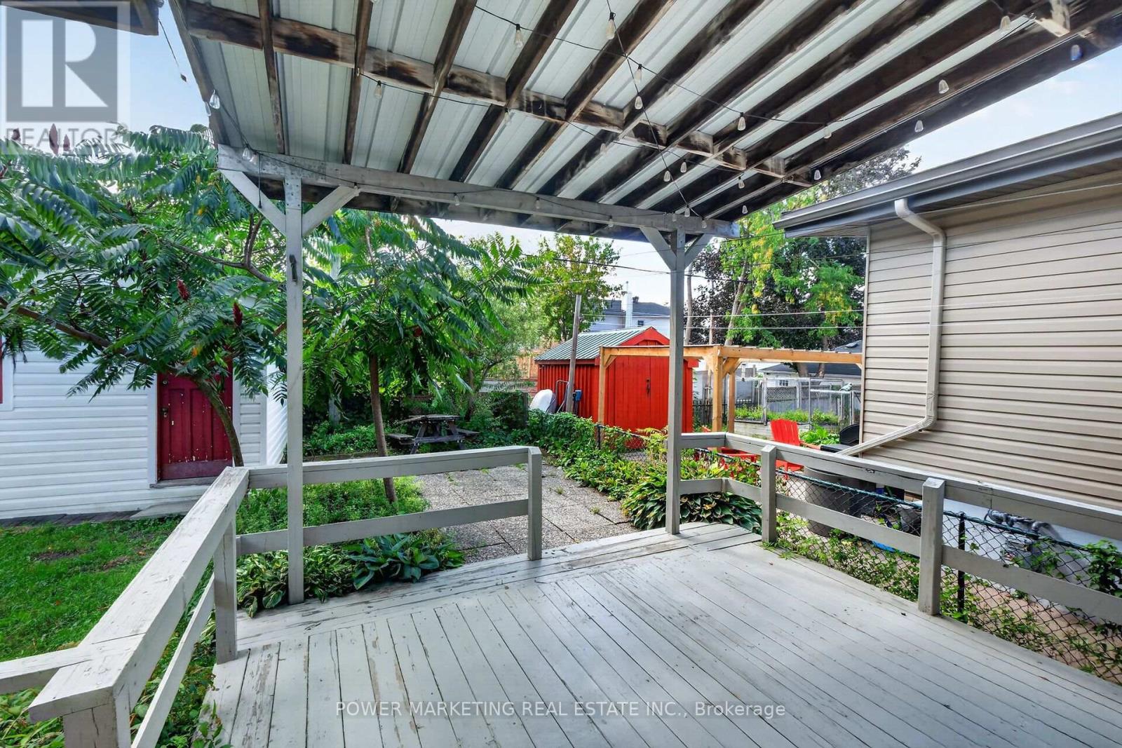 318 SHAKESPEARE STREET - 44