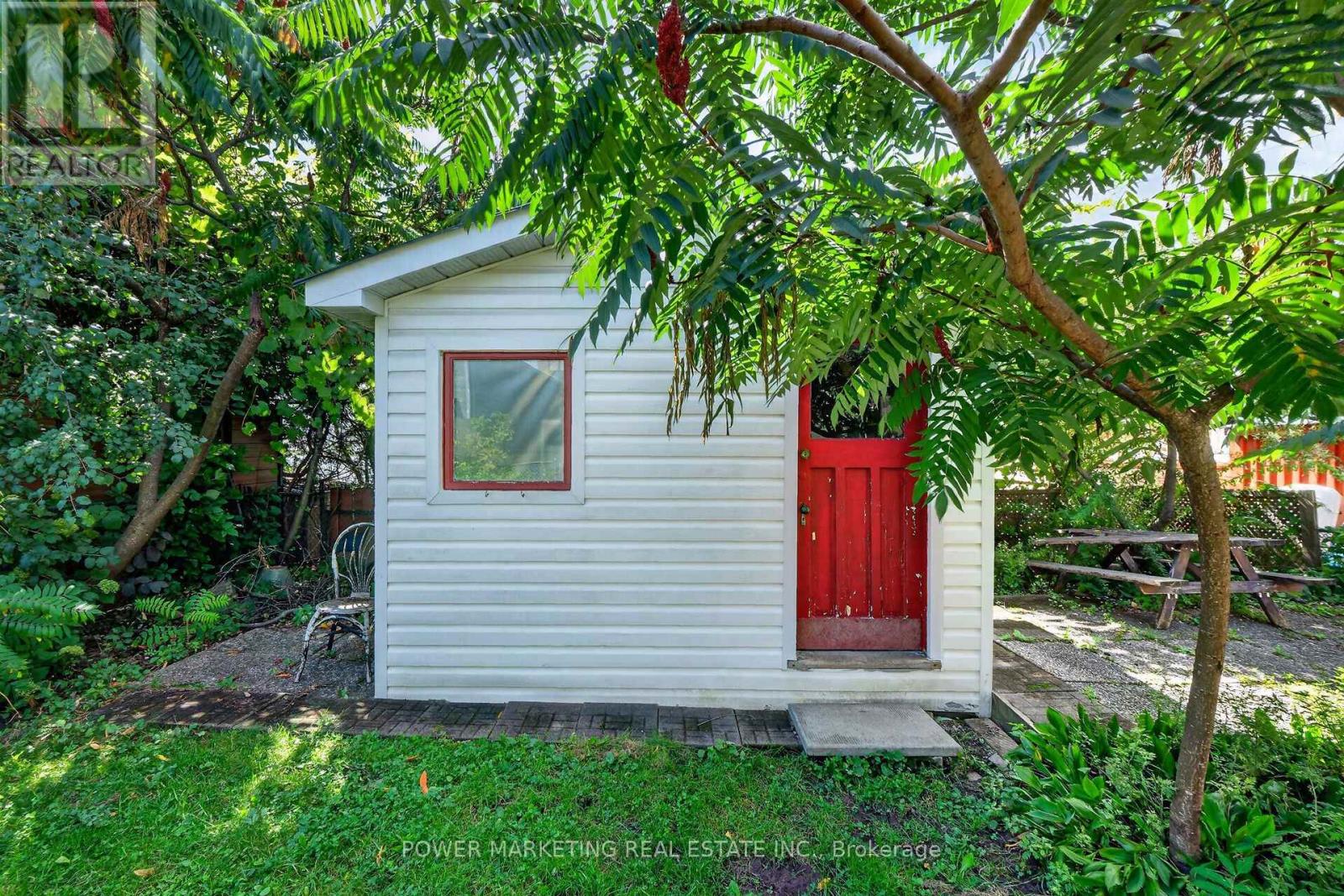 318 SHAKESPEARE STREET - 48