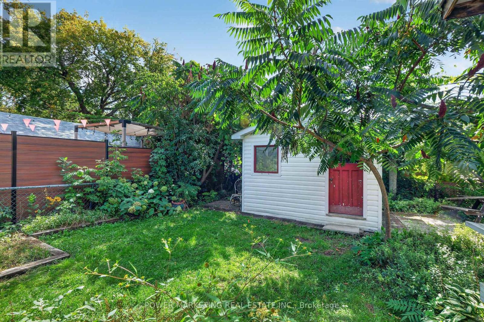 318 SHAKESPEARE STREET - 50