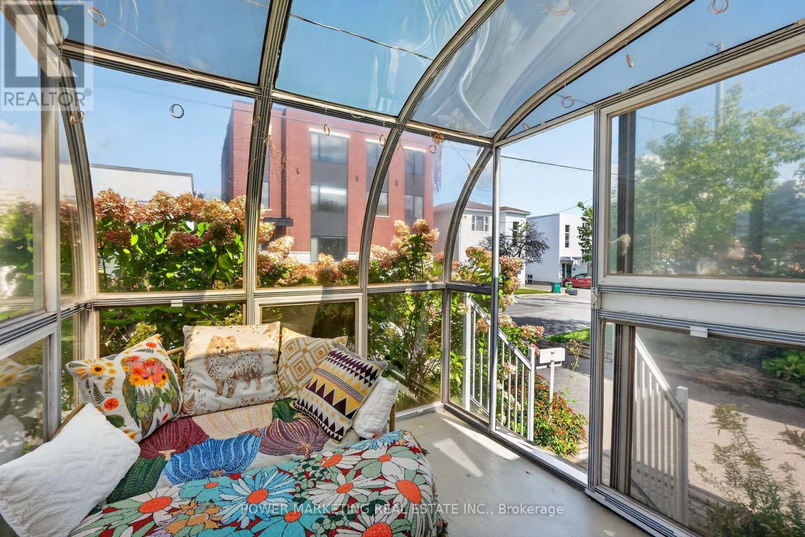 318 SHAKESPEARE STREET - 6