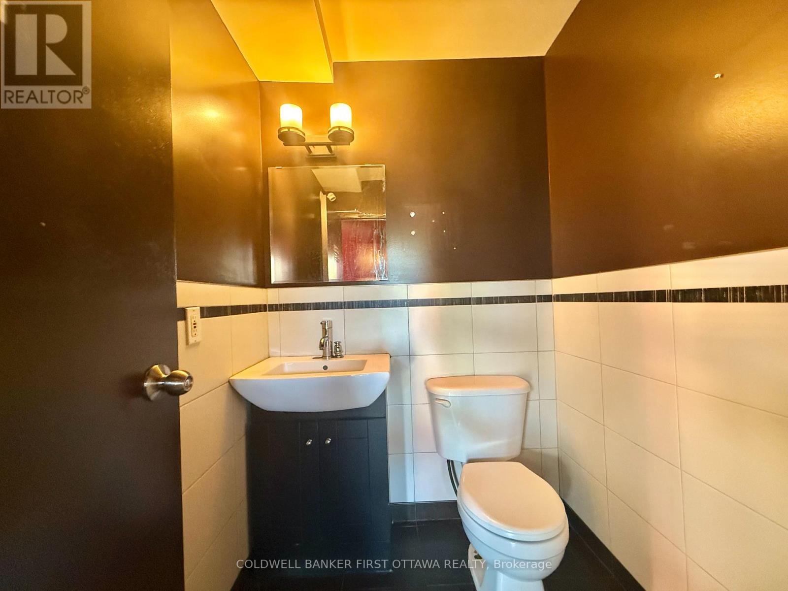 Business for Rent in Ottawa – 690-B SOMERSET STREET W, Ottawa – MLS# X13775734 - Image 19