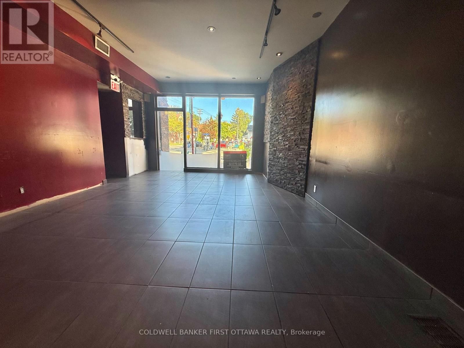 Business for Rent in Ottawa – 690-B SOMERSET STREET W, Ottawa – MLS# X13775734 - Image 17