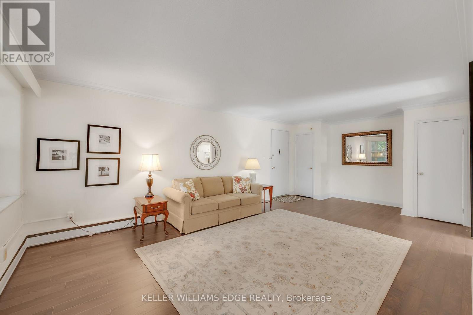 #9 824 BRANT STREET - 10