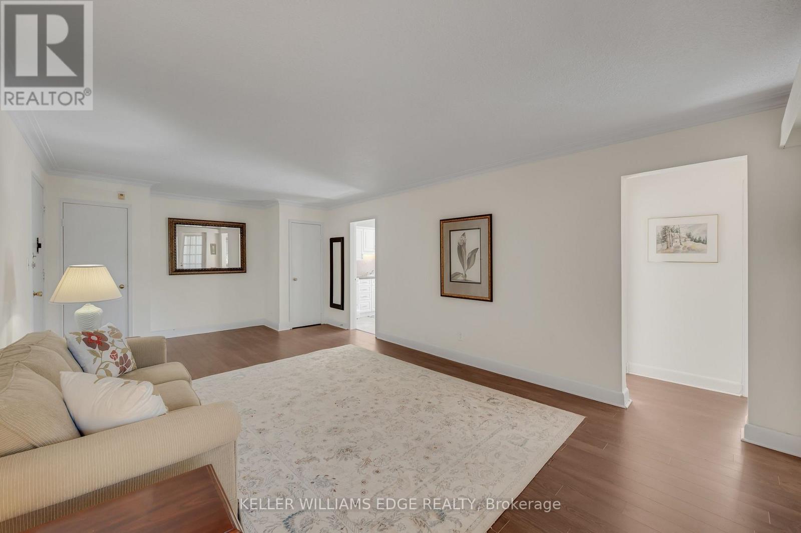 #9 824 BRANT STREET - 11