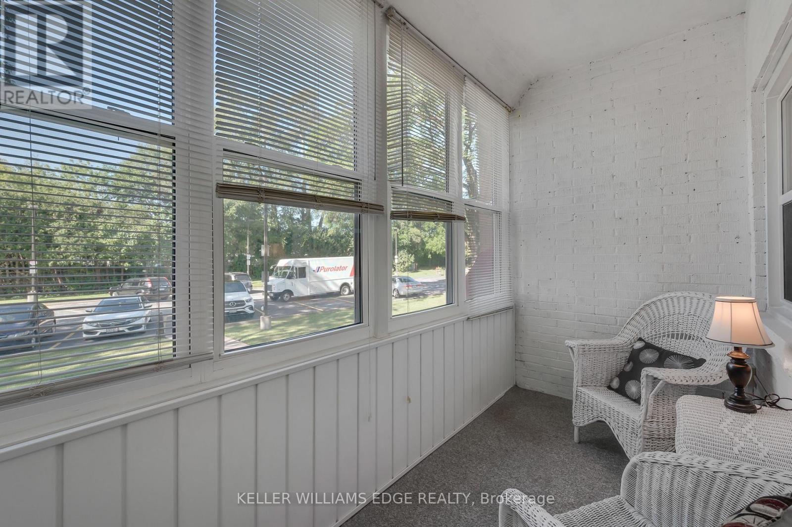 #9 824 BRANT STREET - 12